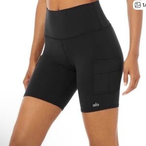 ALO Yoga Women's Black Pocket Bike Shorts